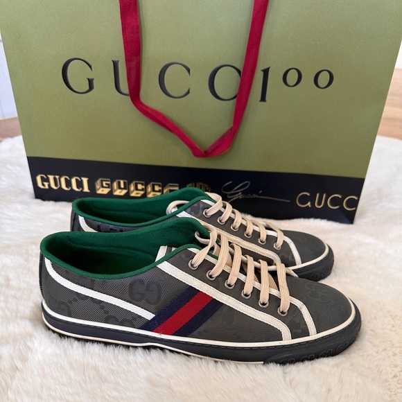 Men’s Gucci shoes - Picture 2 of 7